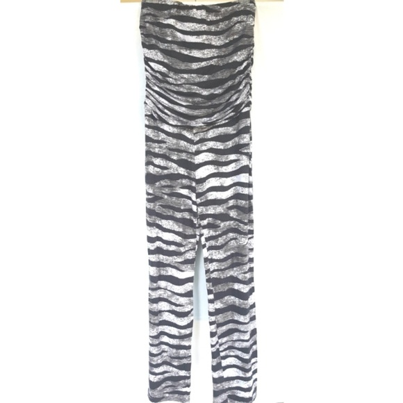 TILDON Strapless Jumpsuit - Picture 3 of 5